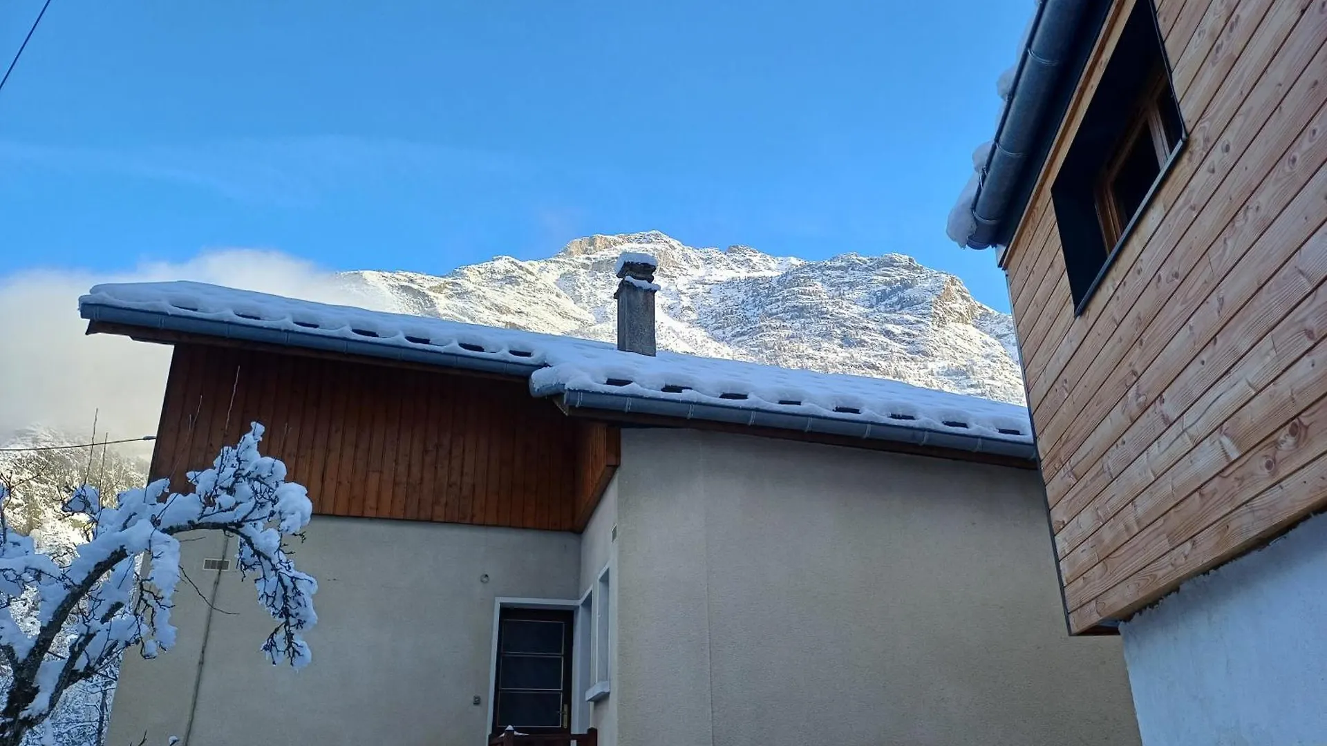 La Cabane Des 2 Soeurs Λε Ντεζ Αλπ 0*,  Γαλλία