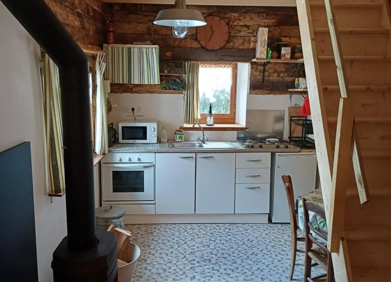 La Cabane Des 2 Soeurs Λε Ντεζ Αλπ